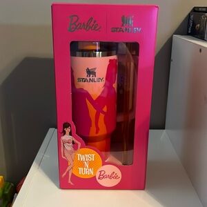 SOLD OUT Barbie 60’s Twist N’ Turn 40oz Stanley Quencher